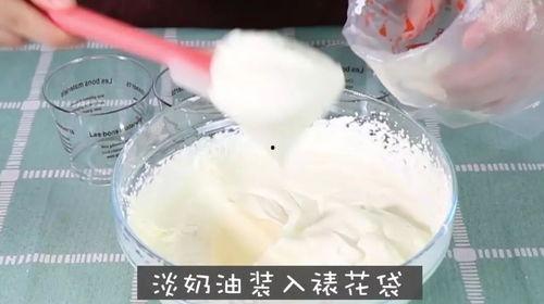 奶油裱花视频,跟随视频轻松学会精致甜品制作