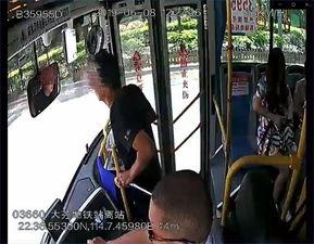 坐公交车视频,城市流动生活的缩影