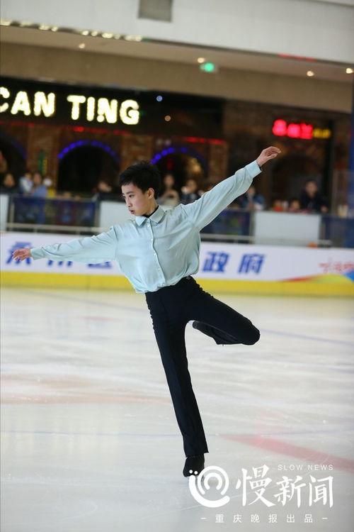 滑冰的视频,滑冰视频中的优雅瞬间