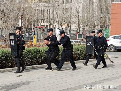 反恐演练视频,紧张刺激的生死较量