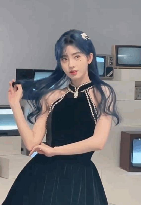 鞠婧祎跳舞视频,惊艳演绎舞蹈之美