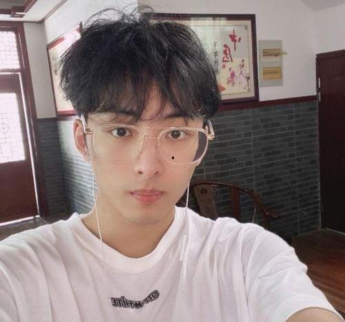 宋亚轩爆料吃瓜事件,揭秘幕后真相