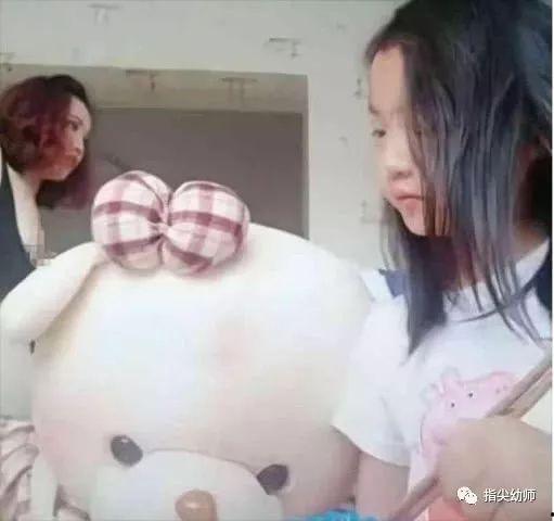 年轻妈妈视频,温馨瞬间记录