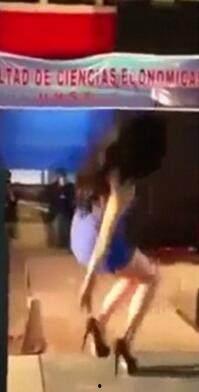 女摔视频,激情碰撞！女摔视频中的精彩瞬间回顾