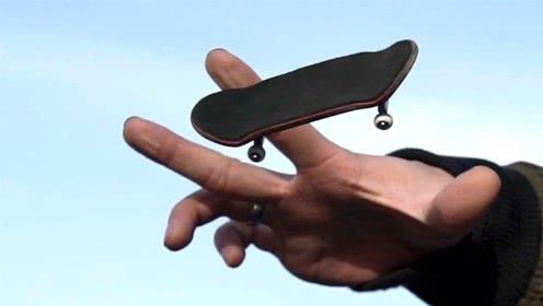 手指滑板视频,揭秘手指滑板极限技巧